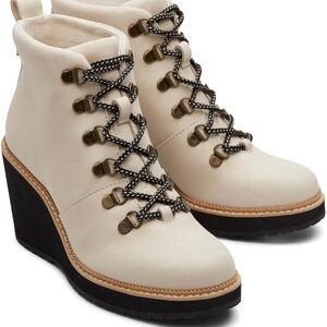 TOMS Melrose Grey-Beige Wedge Suede Leather Water Resistant Ankle Boots size 8